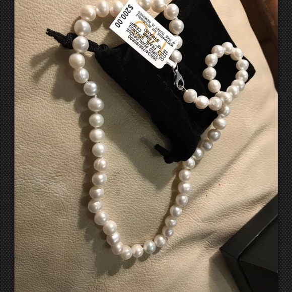 18” Cultured Pearl Necklace, From Macy’s BNIB - Picture 5 of 7